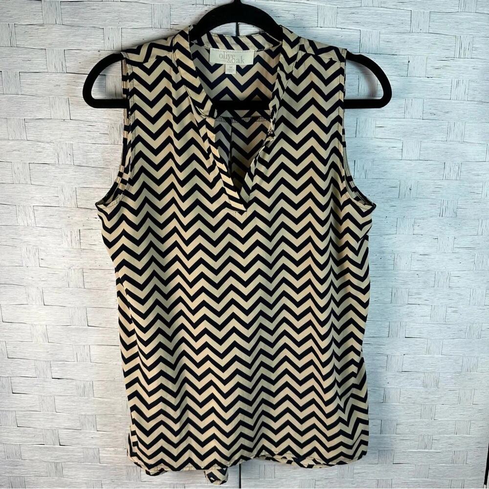 Olive & Oak sleeveless blouse Chevron print classic business casual career